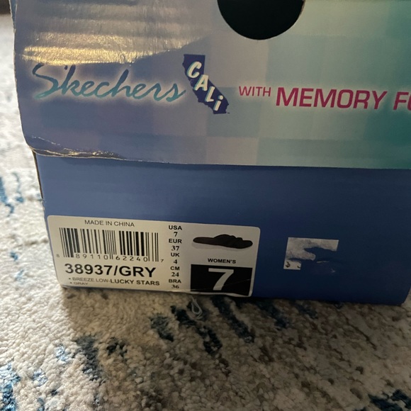 Sketchers Gray Memory Foam Flip Flops. NWB. Size 7 - Picture 5 of 5